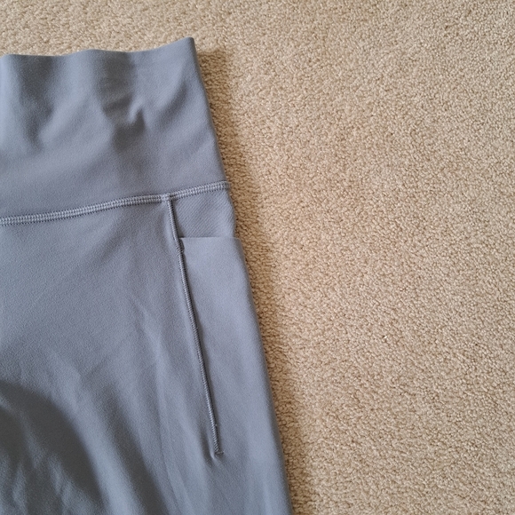 Athleta Salutation Stash 7/8 Leggings Stash Pocket Grey Womens Size Small Active - Picture 4 of 11